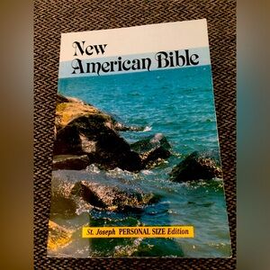 New American Bible - Saint Joseph Personal Size Edition, Paperback Book